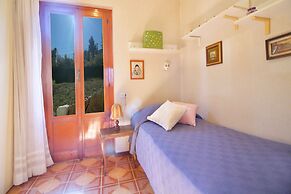 Oasi di Castelveccana Apt Pool and View