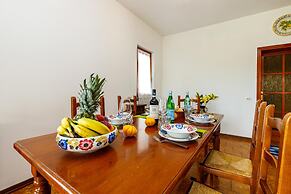 Oasi di Castelveccana Apt Pool and View