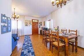 Oasi di Castelveccana Apt Pool and View