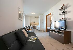 Vista di Maccagno Fantastico Pool