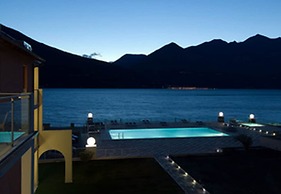 Vista di Maccagno Fantastico Pool