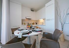 Vista di Maccagno Fantastico Pool