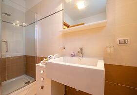 Vista di Maccagno Fantastico Pool