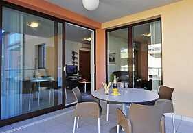 Vista di Maccagno Fantastico Pool