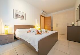 Vista di Maccagno Fantastico Pool