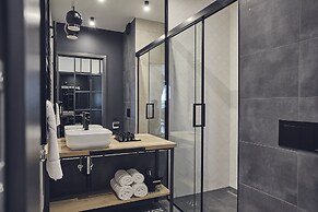 The Bridge Suites Hotel