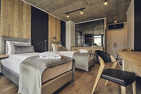 The Bridge Suites Hotel