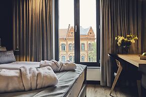 The Bridge Suites Hotel