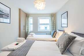 Luxurious Modern One Bedroom Apartment