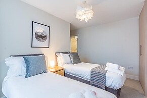 Luxurious Modern One Bedroom Apartment