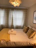 Luxurious Modern One Bedroom Apartment