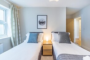 Luxurious Modern One Bedroom Apartment