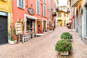 Casa Margherita Luino Hillside