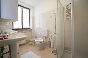 Casa Margherita Luino Hillside