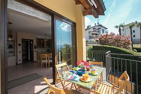 Casa Margherita Luino Hillside