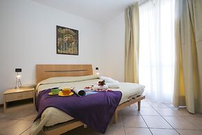 Casa Margherita Luino Hillside