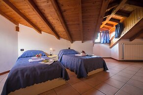 Casa Margherita Luino Hillside