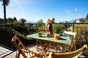 Casa Margherita Luino Hillside