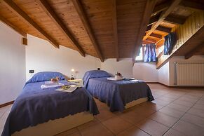 Casa Margherita Luino Hillside