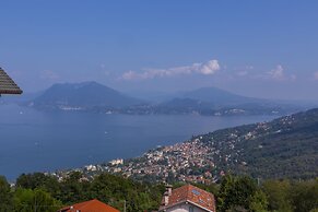 Nicoletta's Lake View On Stresa Hills