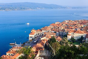 Nicoletta's Lake View Stresa