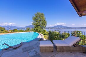 Paradis Relais Infinity Pool Lake View