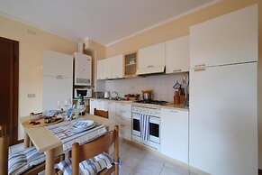 Petalo Bianco 100m from lake