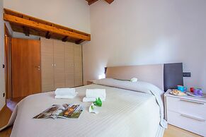 Relax al Moro Apt with Pool