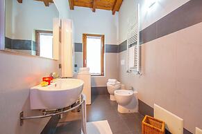 Relax al Moro Apt with Pool