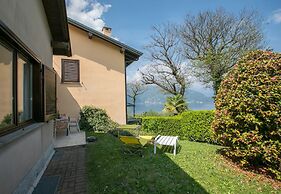 Residenza due Laghi Pool Lake View