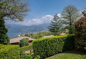 Residenza due Laghi Pool Lake View