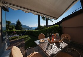 Residenza due Laghi Pool Lake View