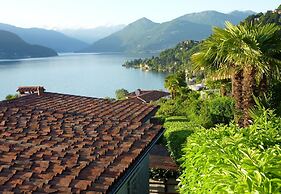 Residenza due Laghi Pool Lake View