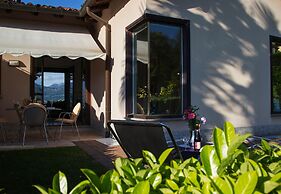 Residenza due Laghi Pool Lake View