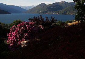 Residenza due Laghi Pool Lake View