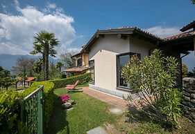 Residenza due Laghi Pool Lake View