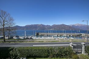 Residenza Gardenia Lake View Luino Center
