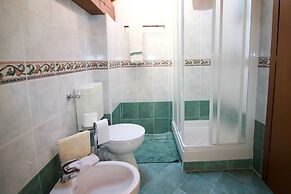 Sunflower Relax Pool and Terrace