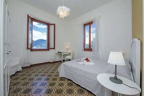 Residenza Oleandro Lake View Luino Center