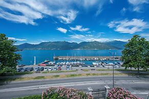 Residenza Oleandro Lake View Luino Center