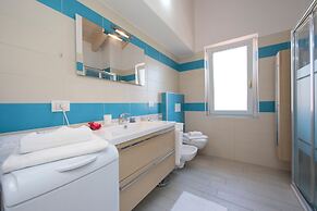 Silver Lake Apartment