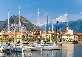 The Cottage on the Lake