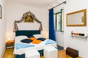 Blue Symphony Apartment