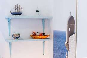 Blue Symphony Apartment