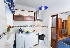 Blue Symphony Apartment