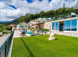 Villa Falcon Rook