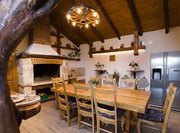 Villa Falcon Rook