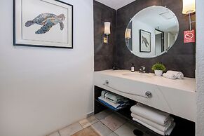 State of the Art beach front Condo