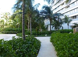 State of the Art beach front Condo