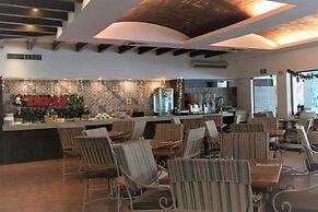 Oceanfront Condo at Voted Best Cancun Sandy Beach